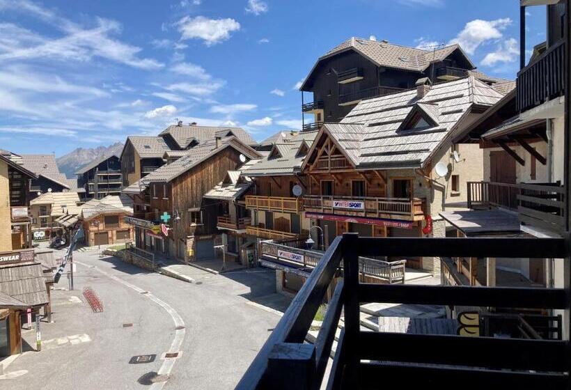 L Eterlou, Studio Centre Station