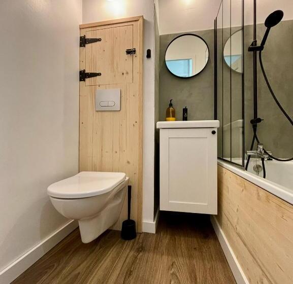 L Eterlou, Studio Centre Station