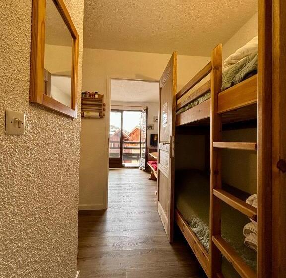 L Eterlou, Studio Centre Station