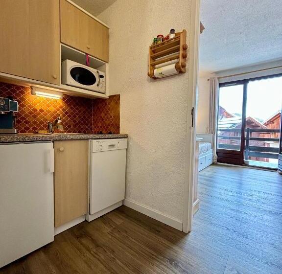 L Eterlou, Studio Centre Station