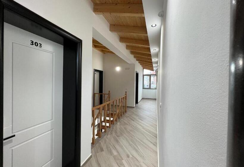 پانسیون Elma Guest House