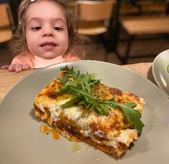 پانسیون Montana