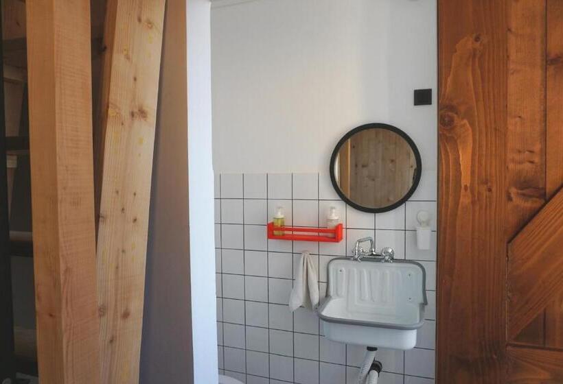 پانسیون Montana