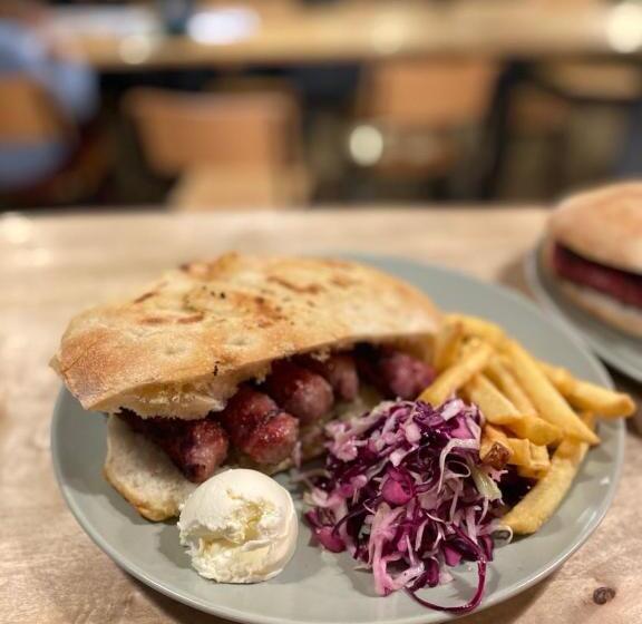 پانسیون Montana