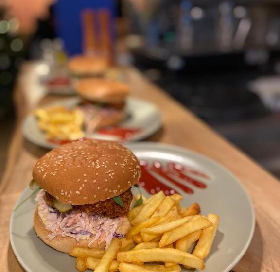 پانسیون Montana