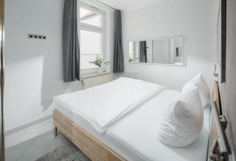 Regina Maris, Wohnung 1