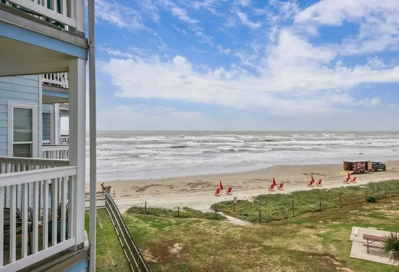 Seascape 1206   Pineapple Paradise