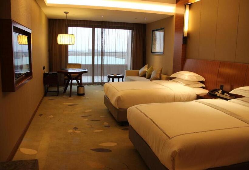 六安曙光铂尊酒店