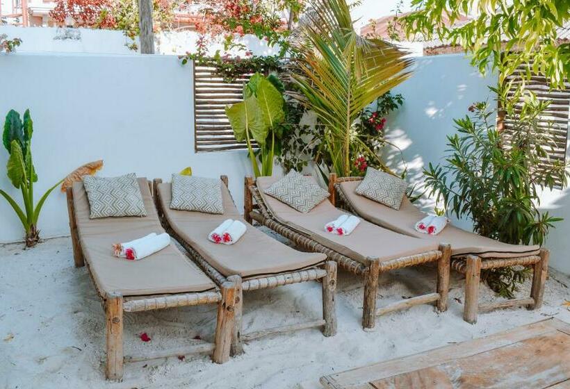 Bed and Breakfast Mlango Paje Villa