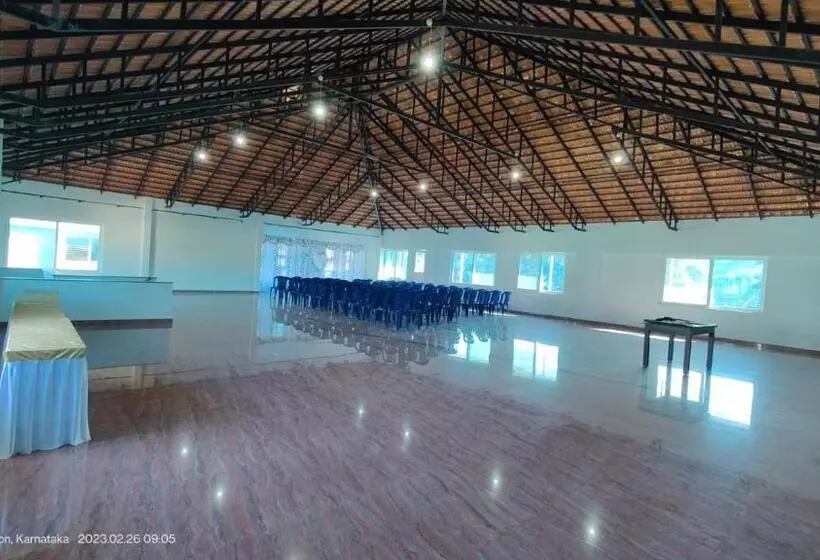 ホテル Coorg Ashok Palace