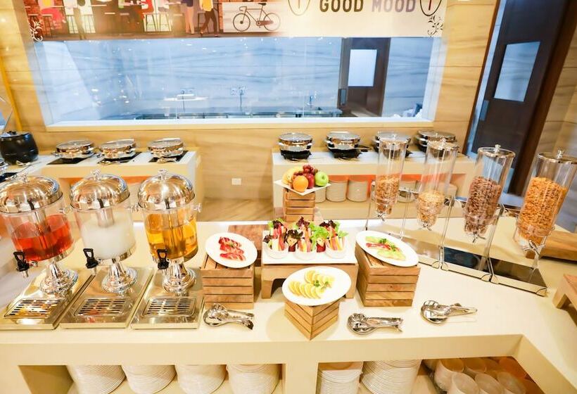 בית מלון כפרי Regenta Suites Gurugram, Sohna Road, Sector 49