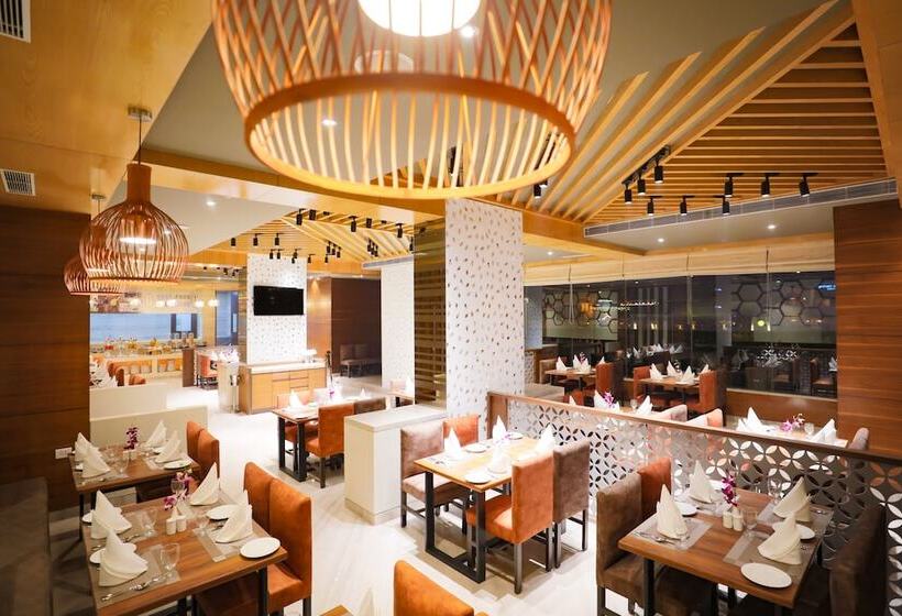 בית מלון כפרי Regenta Suites Gurugram, Sohna Road, Sector 49