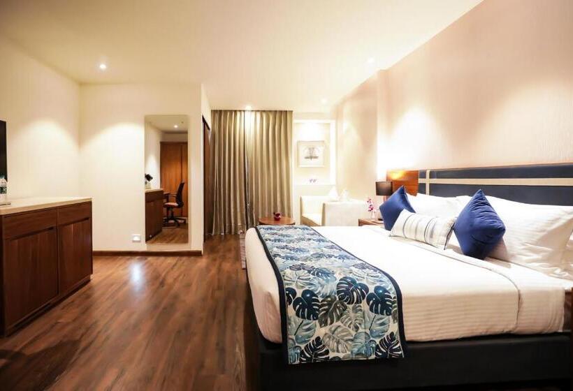 בית מלון כפרי Regenta Suites Gurugram, Sohna Road, Sector 49