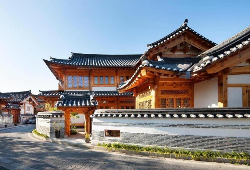 Iriru Luxury Hanok Stay   Eunpyung Hanok Village