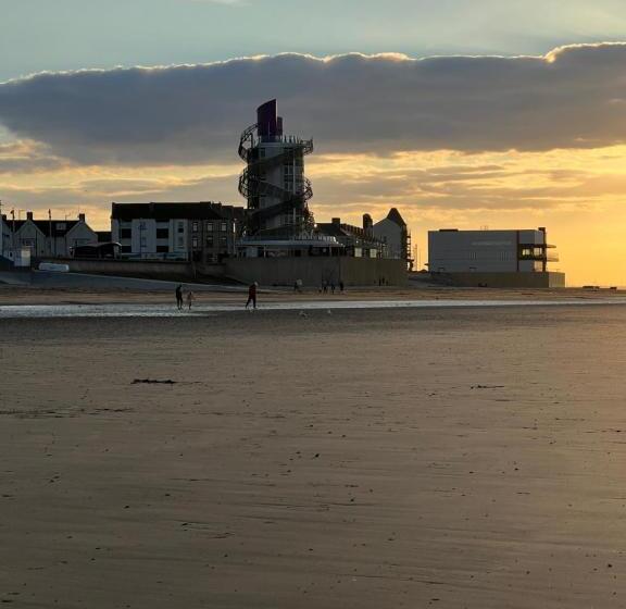 Normanby Raybould House