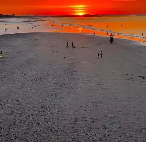 Normanby Raybould House