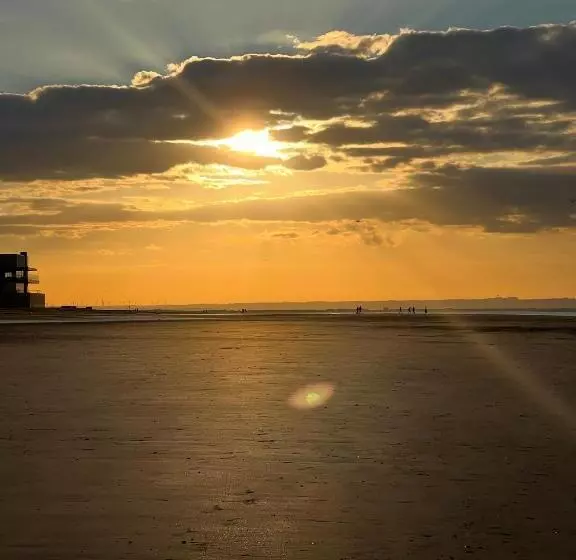 Normanby Raybould House