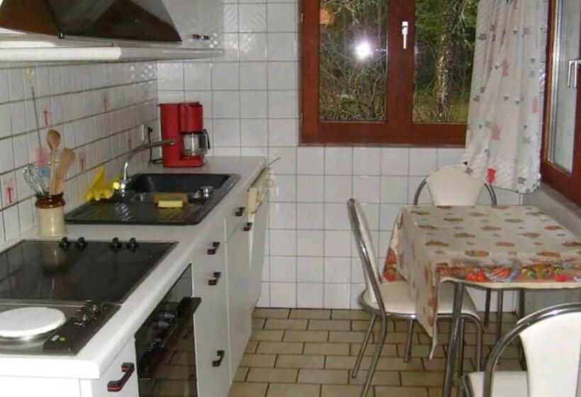 Propriete Bordee D Etangs, Propice A La Detente