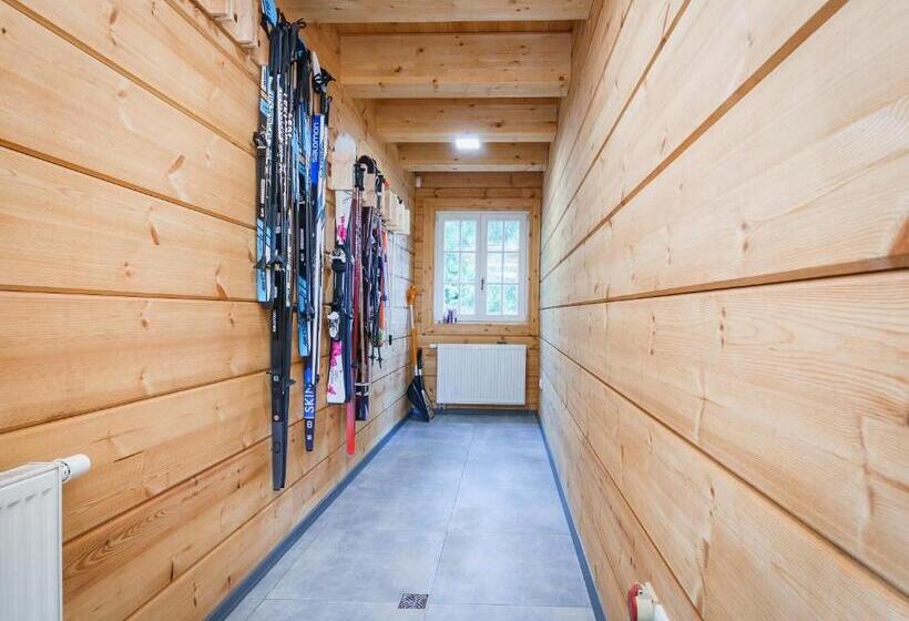 Roubenka Na Jelení Hoře