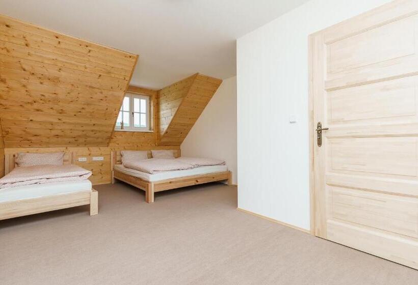 Roubenka Na Jelení Hoře