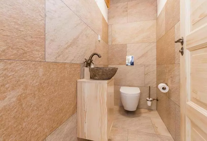 Roubenka Na Jelení Hoře