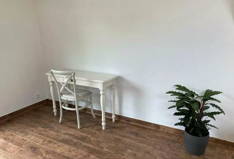 Rustig Appartement In Het Groen Met Terras