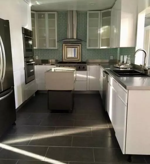The Simply Luxe Home In The City Of Champions With Fire Pit & Large Backyard 5bd 3bth 10 Minutes To