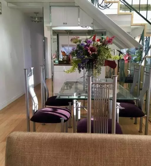 The Simply Luxe Home In The City Of Champions With Fire Pit & Large Backyard 5bd 3bth 10 Minutes To