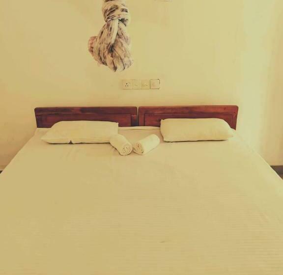 ユースホステル Rope Madiha