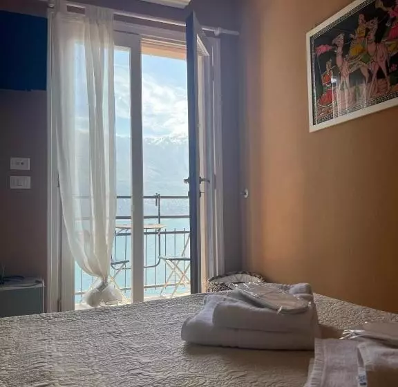 Aamiaismajoitus (B&B) Villa Castello Only Room