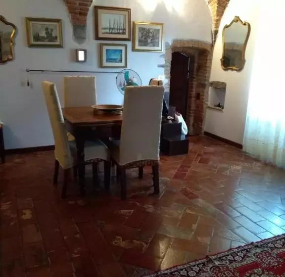 پانسیون Castello Di Casallia