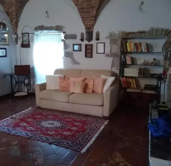 پانسیون Castello Di Casallia