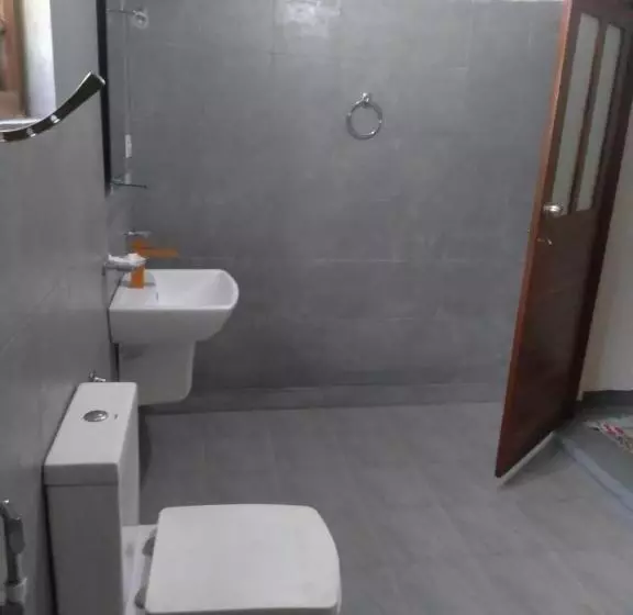 پانسیون Home In The Island