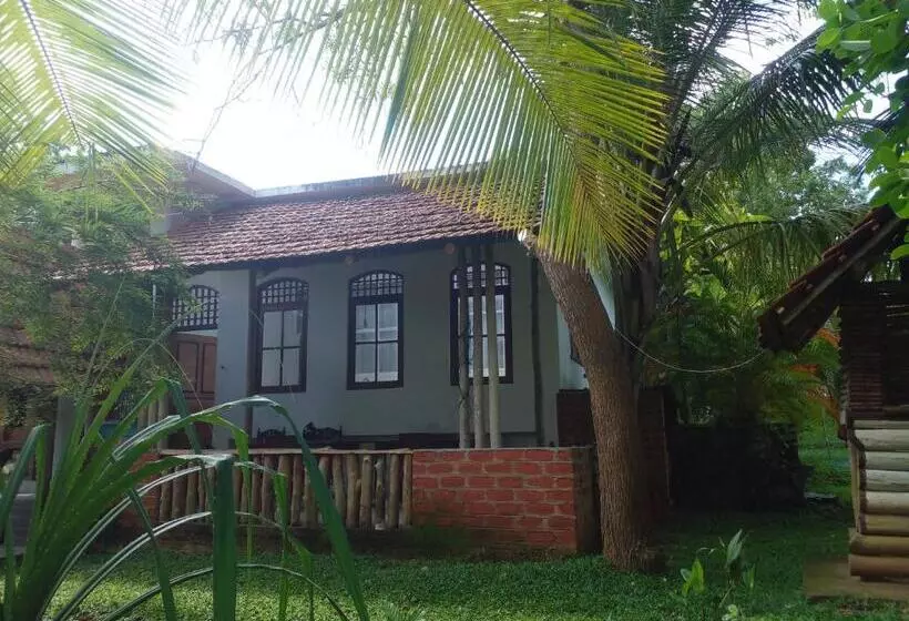 پانسیون Home In The Island