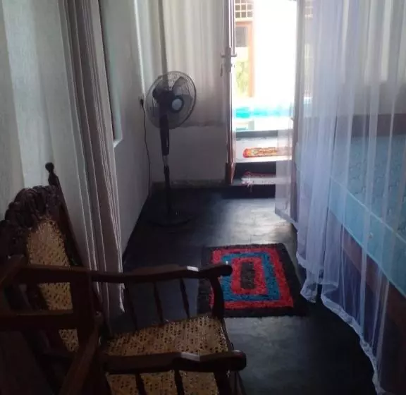 پانسیون Home In The Island