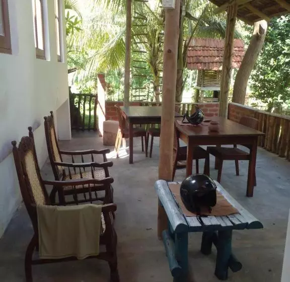 پانسیون Home In The Island