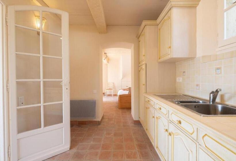 Jewel Of 280m With Infinity Pool In Absolute Calm