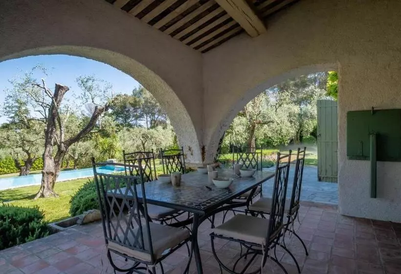 Jewel Of 280m With Infinity Pool In Absolute Calm