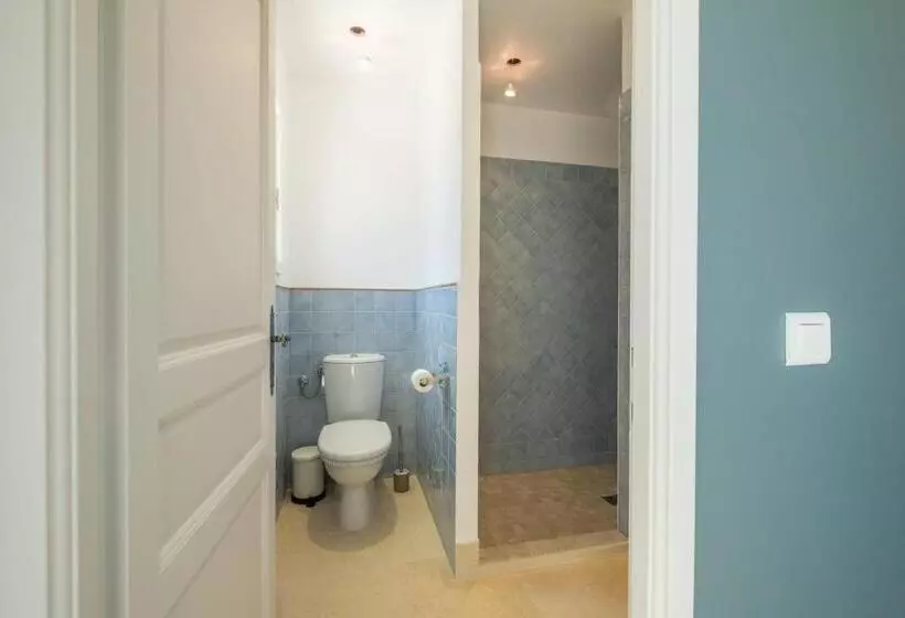 Jewel Of 280m With Infinity Pool In Absolute Calm