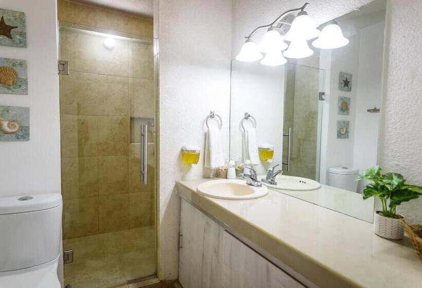 Depab Privado, Centrico,wifi 80 Mb ,aire Acondicionado ,cocina, Cochera Techada