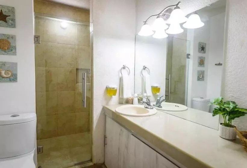 Depab Privado, Centrico,wifi 80 Mb ,aire Acondicionado ,cocina, Cochera Techada