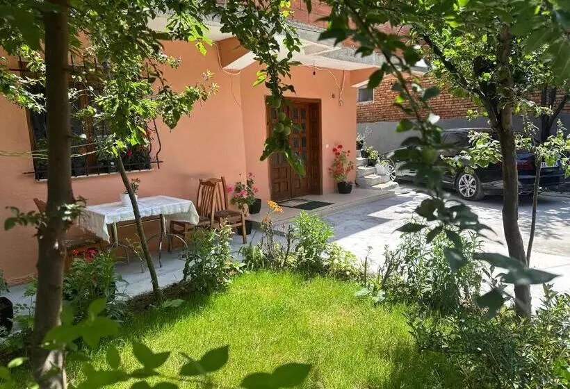 Guri Guest House