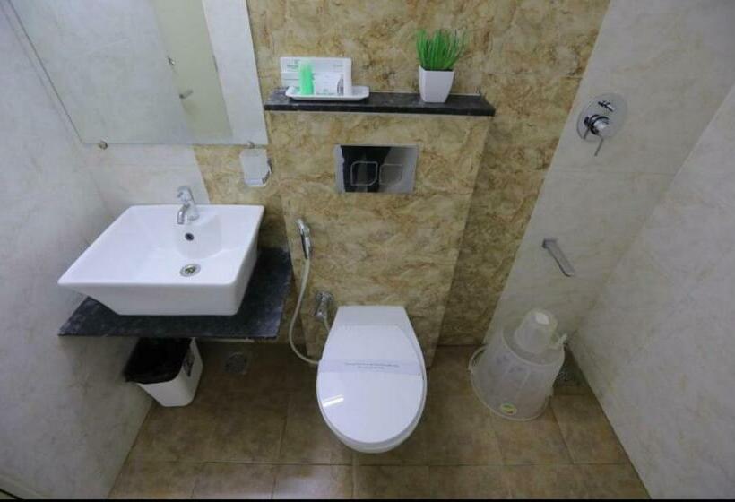 Greens Suite   Business Class Hotel   Opposite Ripon Building