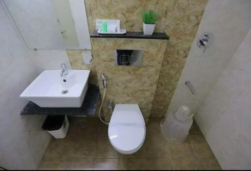 Greens Suite   Business Class Hotel   Opposite Ripon Building