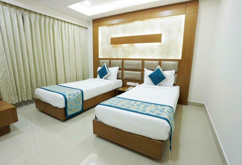 Greens Suite   Business Class Hotel   Opposite Ripon Building