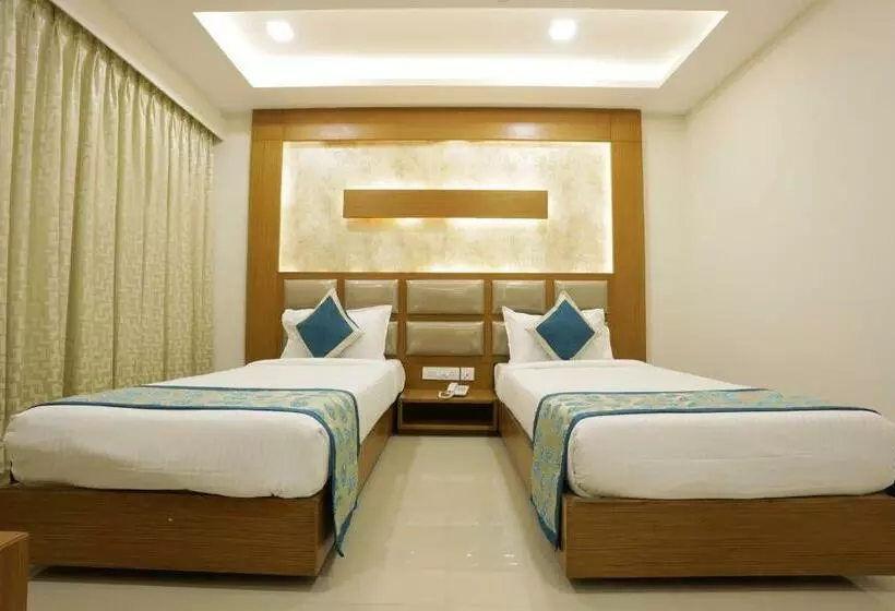 Greens Suite   Business Class Hotel   Opposite Ripon Building