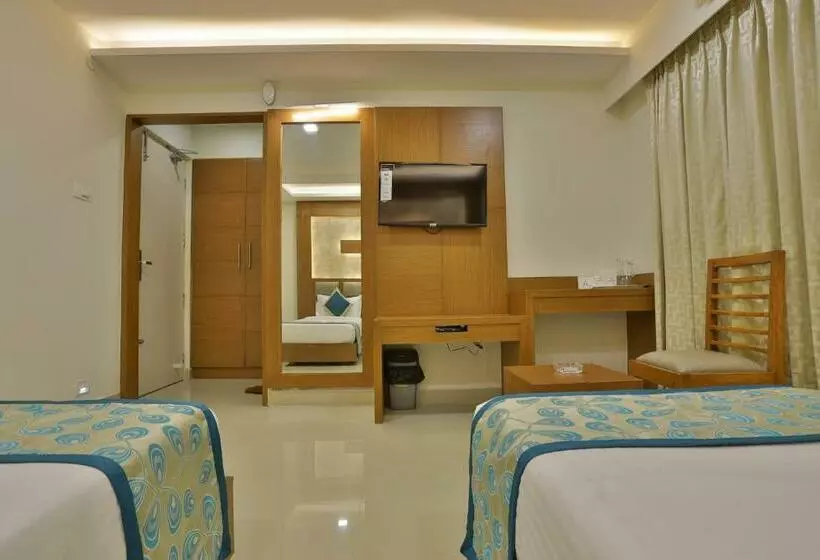 Greens Suite   Business Class Hotel   Opposite Ripon Building