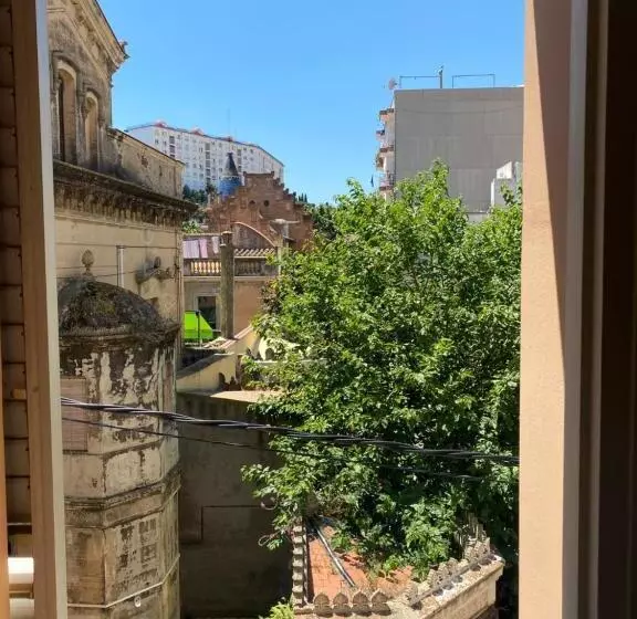 Luminoso Apartamento En Canet De Mar Cercano A La Playa Y A Barcelona