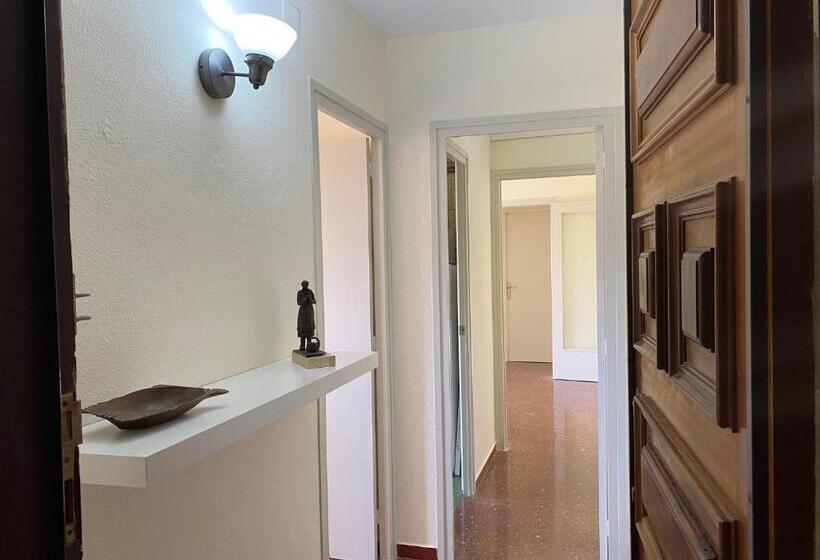 Luminoso Apartamento En Canet De Mar Cercano A La Playa Y A Barcelona