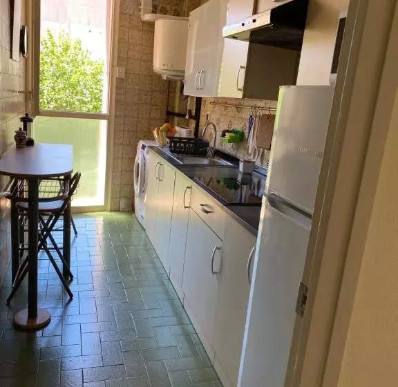 Luminoso Apartamento En Canet De Mar Cercano A La Playa Y A Barcelona